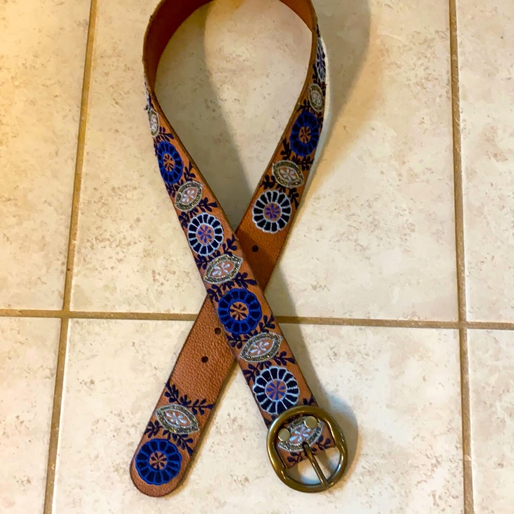 Lucky Brand Tan leather belt size small